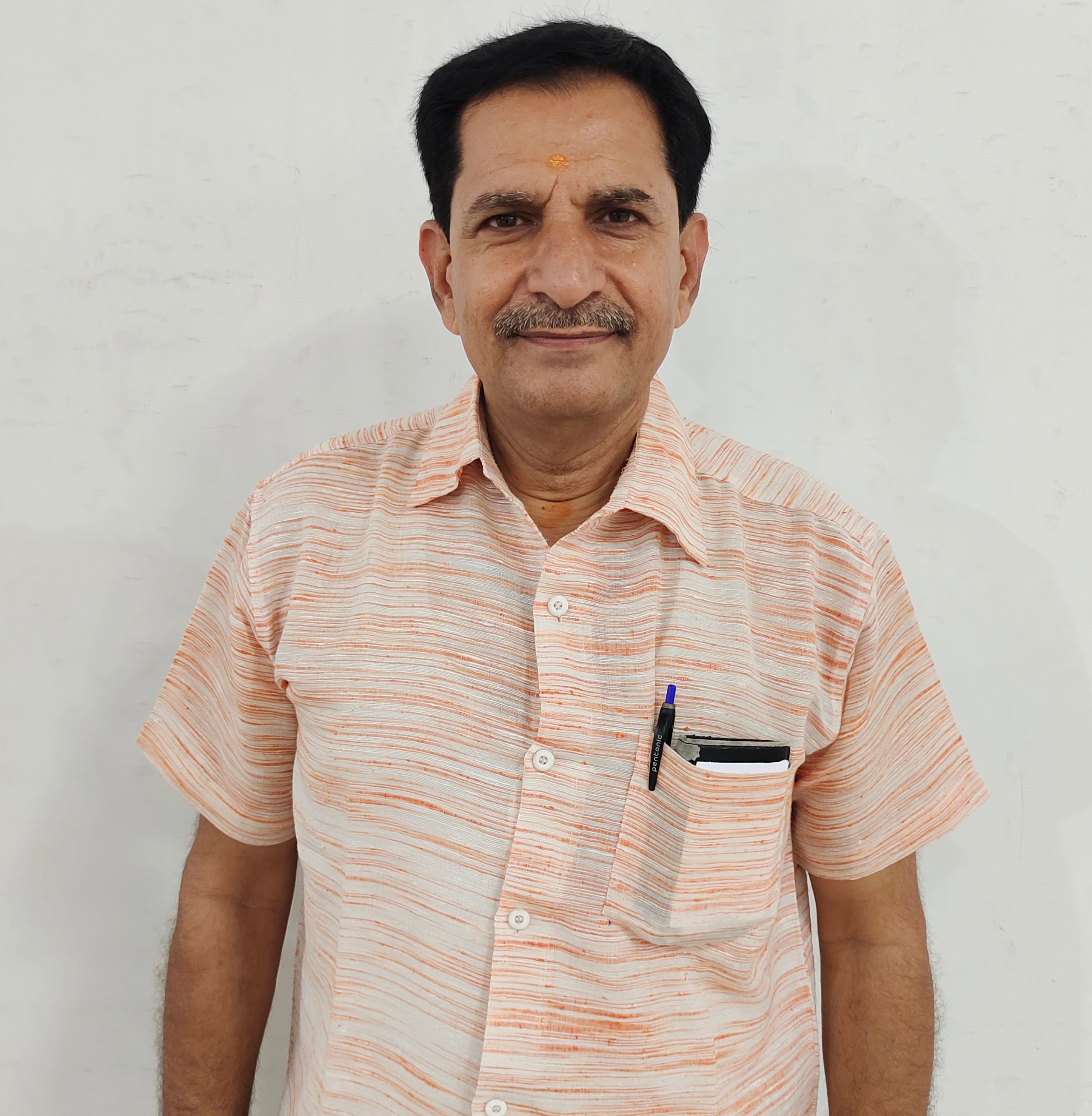 શ્રી દક્ષેશભાઈ દવે